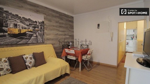 Santa Maria Maior, Alfama, Rua do Salvador