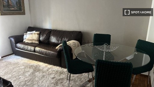 Arrendamento de apartamento T2 na Praceta Almirante Reis