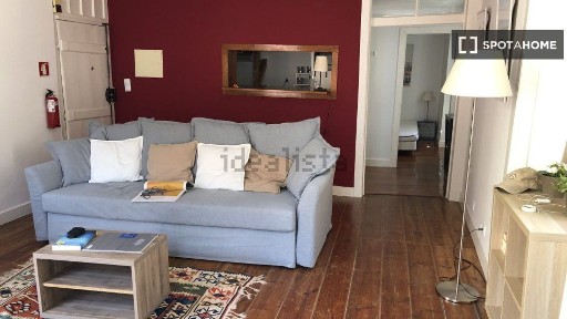 Arrendamento de apartamento T0 na Rua do Sol a Santa Catarina