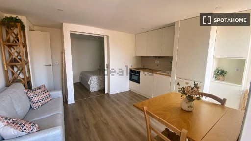 Arrendamento de apartamento T0 na Travessa da Laranjeira