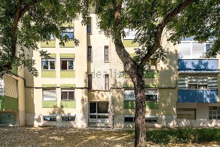 Apartamento T3 à venda na Rua Caldas Xavier