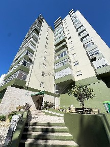 Santo António dos Cavaleiros e Frielas, Rua José Sobral de Almada Negreiros