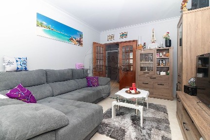 Apartamento T2 à venda na Rua Almada Negreiros