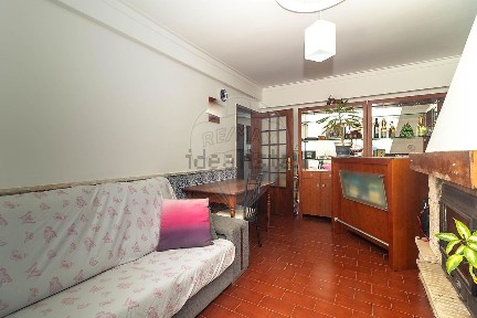 Apartamento T2 à venda na Praceta Alves Redol