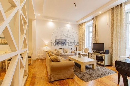 Apartamento T3 à venda na Baixa