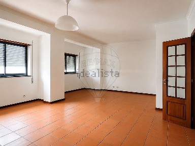 Apartamento T1 à venda na Rua Engenheiro João Manuel Belo Rodeia