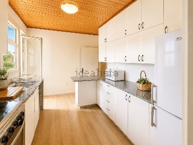 Apartamento T3 à venda no Largo Doutor Ferreira Alves
