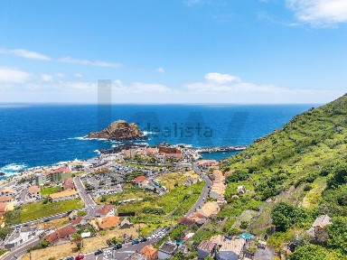 Moradia independente à venda em Porto Moniz