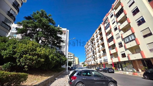 Apartamento T2 à venda na Rua Major Perestrelo da Conceição, 19