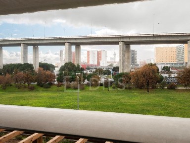 Arrendamento de escritório na Rua do Reno