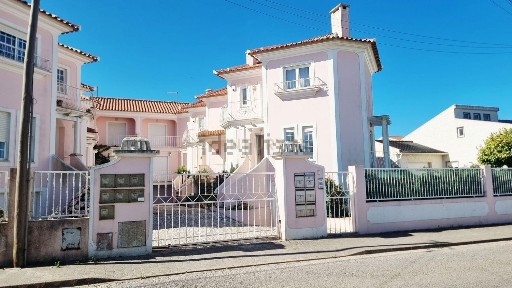 Moradia geminada à venda na Rua São Bernardino de Sena, 3