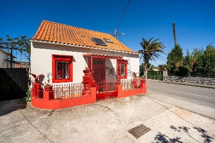 Moradia independente à venda em Vieira de Leiria