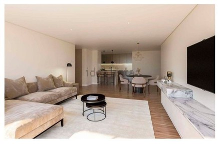 Apartamento T2 à venda na Rua 5 de Outubro s/n