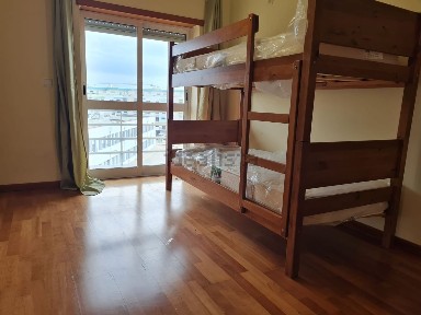 Arrendamento de apartamento T3 na Rua António Onofre