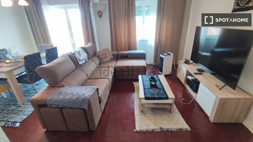 Arrendamento de apartamento T2 na Rua Pêro da Covilhã