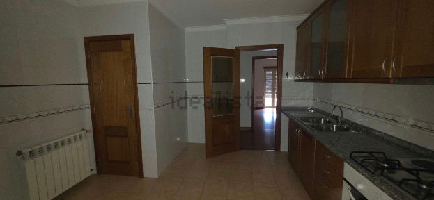 Arrendamento de apartamento T2 na Rua Bernardim Ribeiro, 56