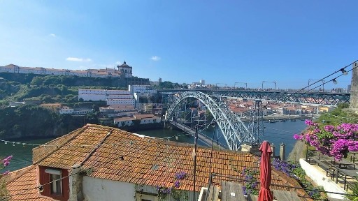 Arrendamento de andar de moradia na Rua Ribeirinhas