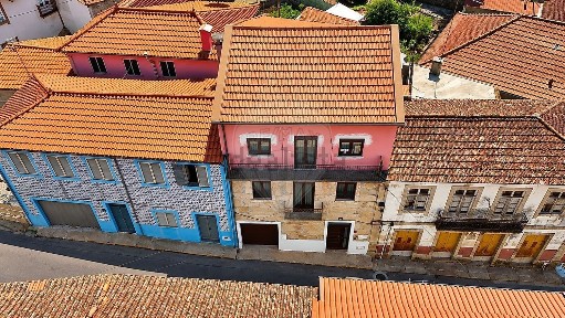 Moradia independente à venda em Refojos de Basto