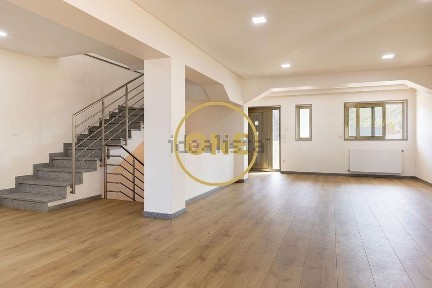 Casa ou moradia à venda na Rua Manuel Monteiro s/n