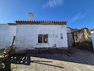Moradia independente à venda em Cunheira