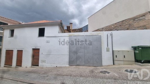 Moradia independente à venda em Moimenta da Beira