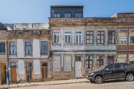 Arrendamento de apartamento T2 no Campo 24 de Agosto
