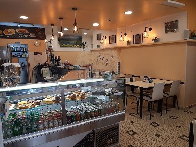 Espaço comercial à venda na Rua Ramiro Ferrão