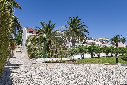 Albufeira e Olhos de Água, Albufeira, Bairro Montechoro, Rua Aquilino Ribeiro