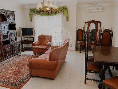 Apartamento T1 à venda na Rua Engenheiro Amaro da Costa