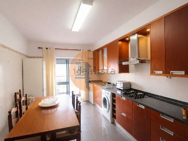 Apartamento T3 à venda na Quinta da Foz - Escolas
