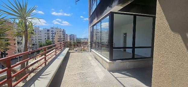 Arrendamento de espaço comercial na Pragal