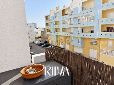 Apartamento T2 à venda na Rua Levy Paiva Manso