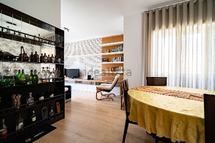 Apartamento T3 à venda na Rua Trindade Coelho, 14