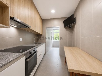 Apartamento T3 à venda na Rua Carlos Alberto Pinto de Abreu s/n