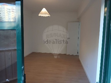 Arrendamento de apartamento T2 na Praceta Francisco Ramos da Costa