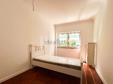 Arrendamento de apartamento T7 na Avenida Miguel Bombarda