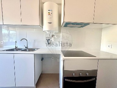 Arrendamento de apartamento T2 na Avenida Conselheiro Barjona de Freitas
