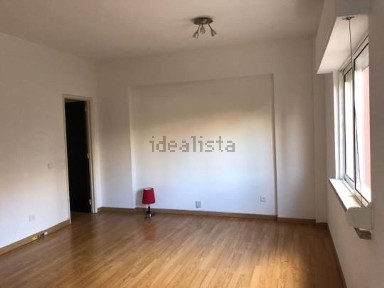Arrendamento de apartamento T0 na Rua Peixinho Júnior