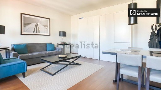 Arrendamento de apartamento T1 na Praça Dom Luís I