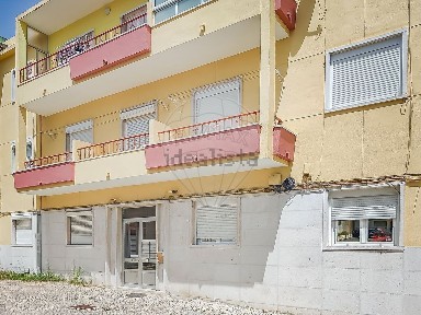 Arrendamento de apartamento T2 na Rua Dom João de Castro