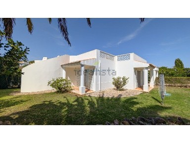 Moradia independente à venda em Clube Albufeira