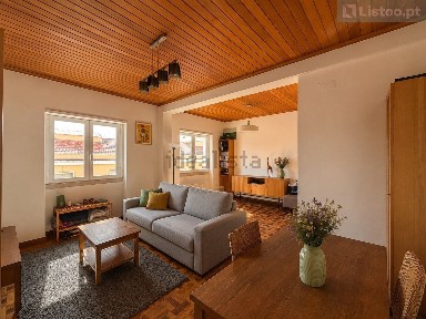 Apartamento T1 à venda na Rua General Humberto Delgado