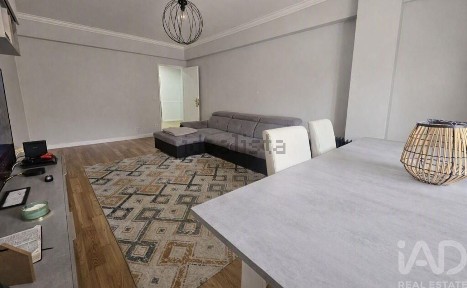 Apartamento T2 à venda no Bairro de São Carlos