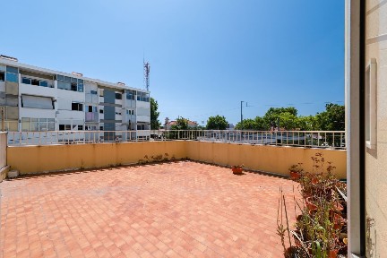 Apartamento T3 à venda na Rua Diogo Cão