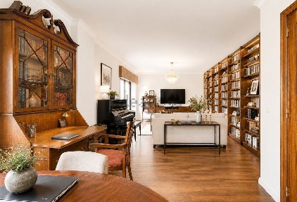 Apartamento T4 à venda na Rua Arco do Carvalhão