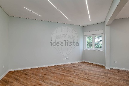 Apartamento T2 à venda na Avenida Cardoso Lopes