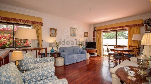 Apartamento T2 à venda na Rua General Manuel Diogo Neto