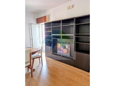 Apartamento T2 à venda na Rua José Gomes Ferreira