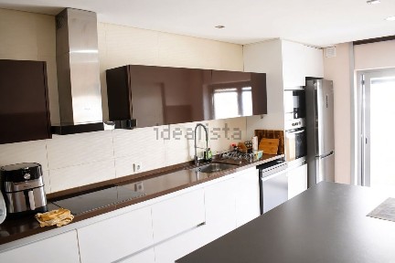 Apartamento T2 à venda na Rua das Castanholas, 39