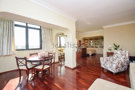 Apartamento T3 à venda na Rua José Florindo